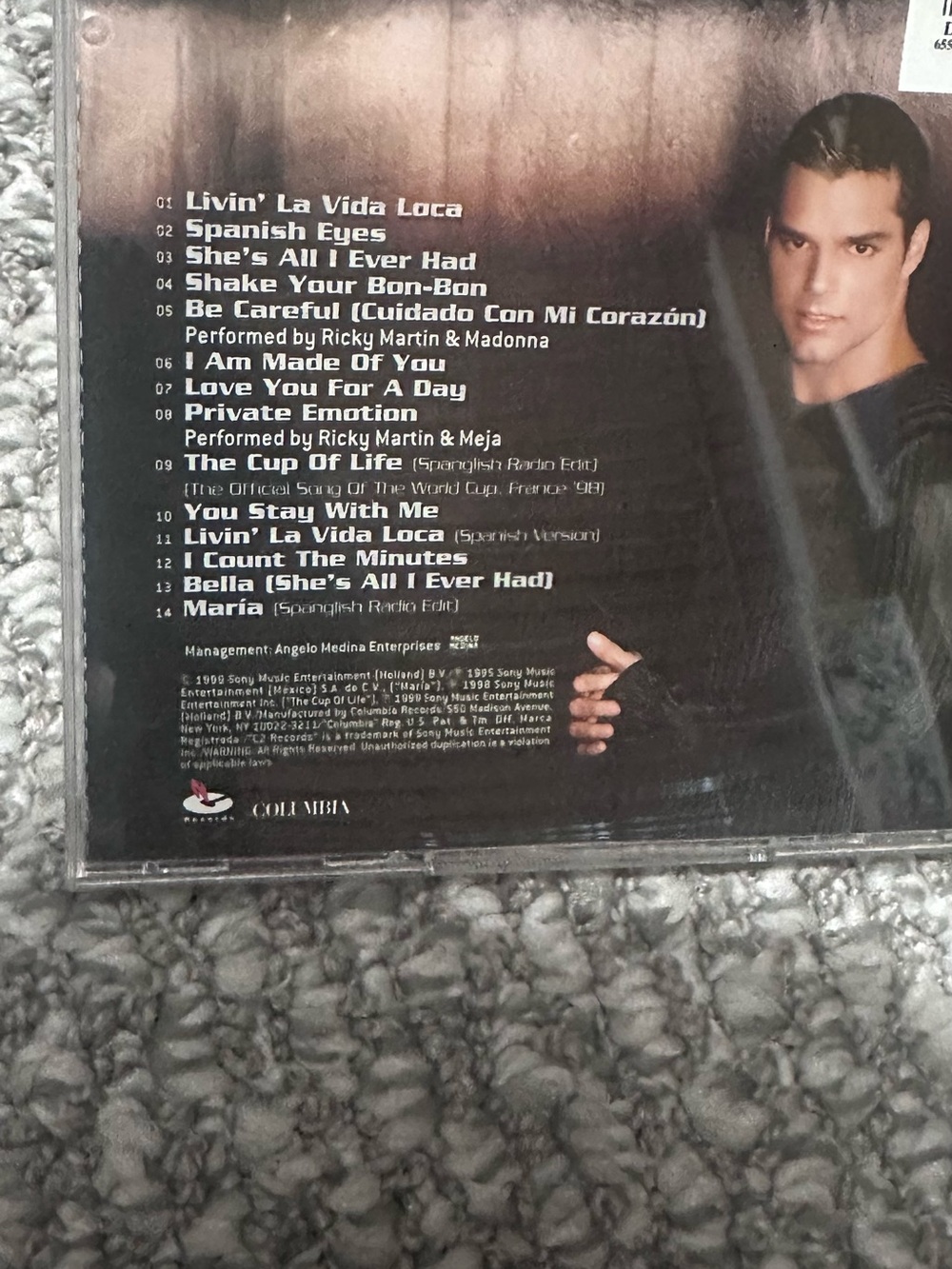 Ricky Martin CD - Picture 2 of 2